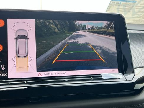 New 2025 Volkswagen Atlas Peak Edition SE image 17