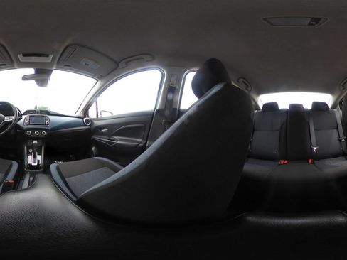 Used 2025 Nissan Versa SV FWD image 37