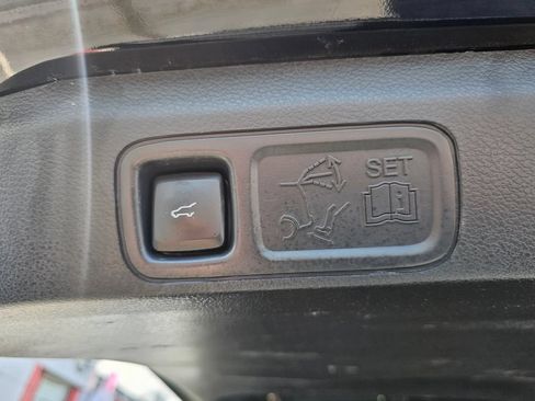 Used 2022 Ford Expedition Limited AWD/4WD image 12
