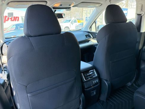 Certified 2022 Subaru Ascent Premium w/ Convenience Package image 19