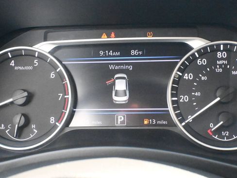 Used 2025 Nissan Sentra SR FWD image 13