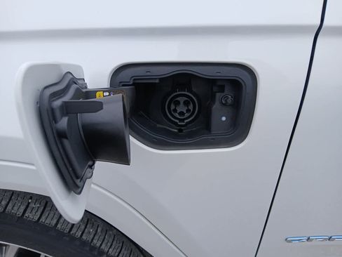 Used 2022 Jeep Grand Cherokee Summit w/ Advanced Protech Group IV image 15