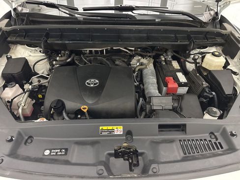 Used 2021 Toyota Highlander XLE AWD/4WD image 62