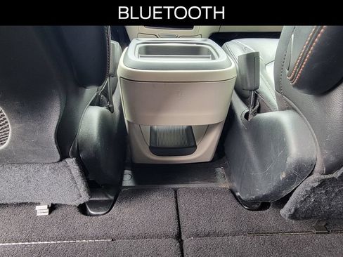 Used 2017 Chrysler Pacifica Touring-L FWD image 11