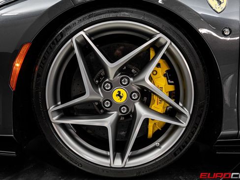 Used 2022 Ferrari F8 Tributo image 27