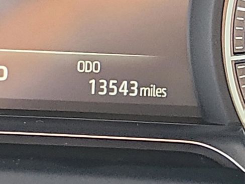 Certified 2023 Toyota Venza LE image 18