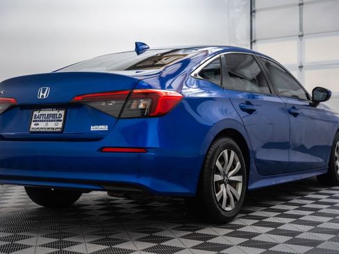 Used 2022 Honda Civic LX image 5