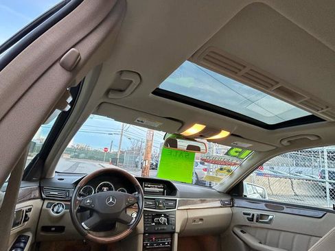 Used 2013 Mercedes-Benz E 350 4MATIC Sedan image 11