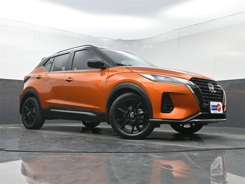 Used 2022 Nissan Kicks SR w/ Interior Electronics Package image 22