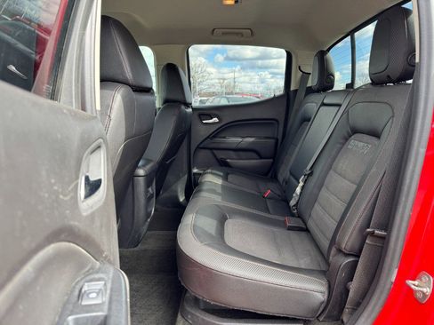 Used 2016 GMC Canyon SLE image 16