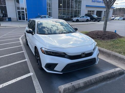 Used 2024 Honda Civic Sport image 9