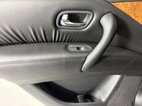 Used 2023 Nissan Armada SL w/ Captain's Chairs Package RWD image 39
