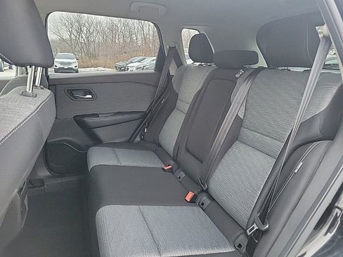 Used 2021 Nissan Rogue SV image 11