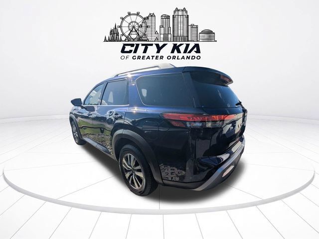 Used 2022 Nissan Pathfinder SL AWD/4WD image 2