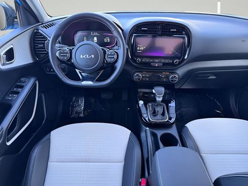 Used 2024 Kia Soul GT-Line FWD image 5