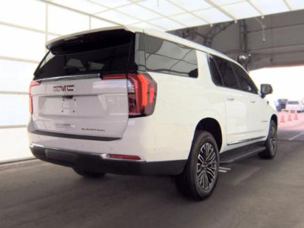 Used 2026 GMC Yukon XL Elevation w/ Elevation Premium Package AWD/4WD image 2