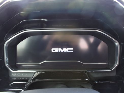Used 2025 GMC Sierra 1500 Elevation w/ LPO, Elevation Black Package AWD/4WD image 26