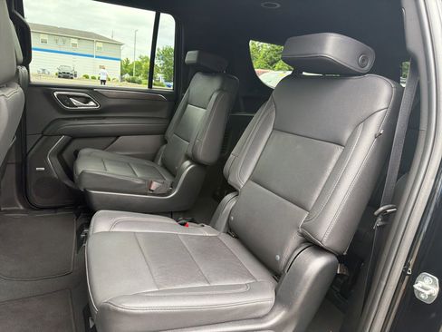 Used 2023 Chevrolet Suburban LT AWD/4WD image 19