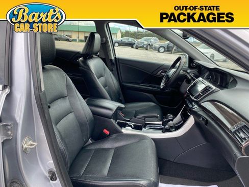Used 2017 Honda Accord Touring image 14