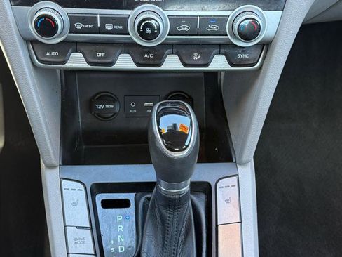 Used 2020 Hyundai Elantra Value Edition FWD image 15