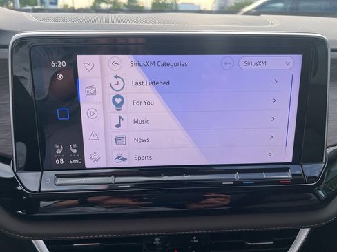 Used 2024 Volkswagen Atlas SEL AWD/4WD image 30