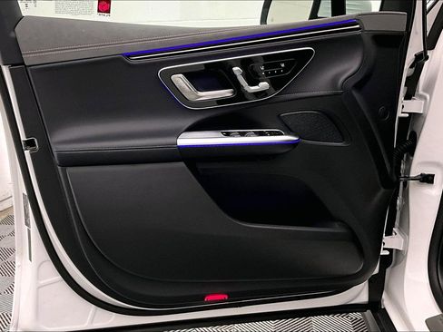 Used 2026 Mercedes-Benz EQE 320 4MATIC SUV image 22