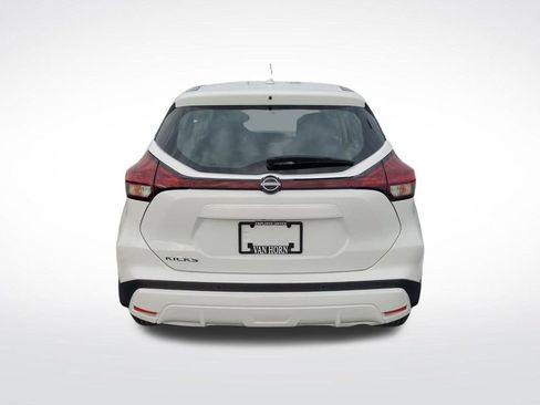 New 2025 Nissan Kicks Play S image 12