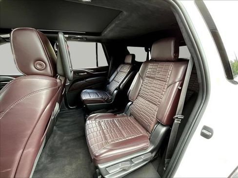 Used 2022 Cadillac Escalade Sport Platinum w/ LPO, Floor Liner Package AWD/4WD image 23