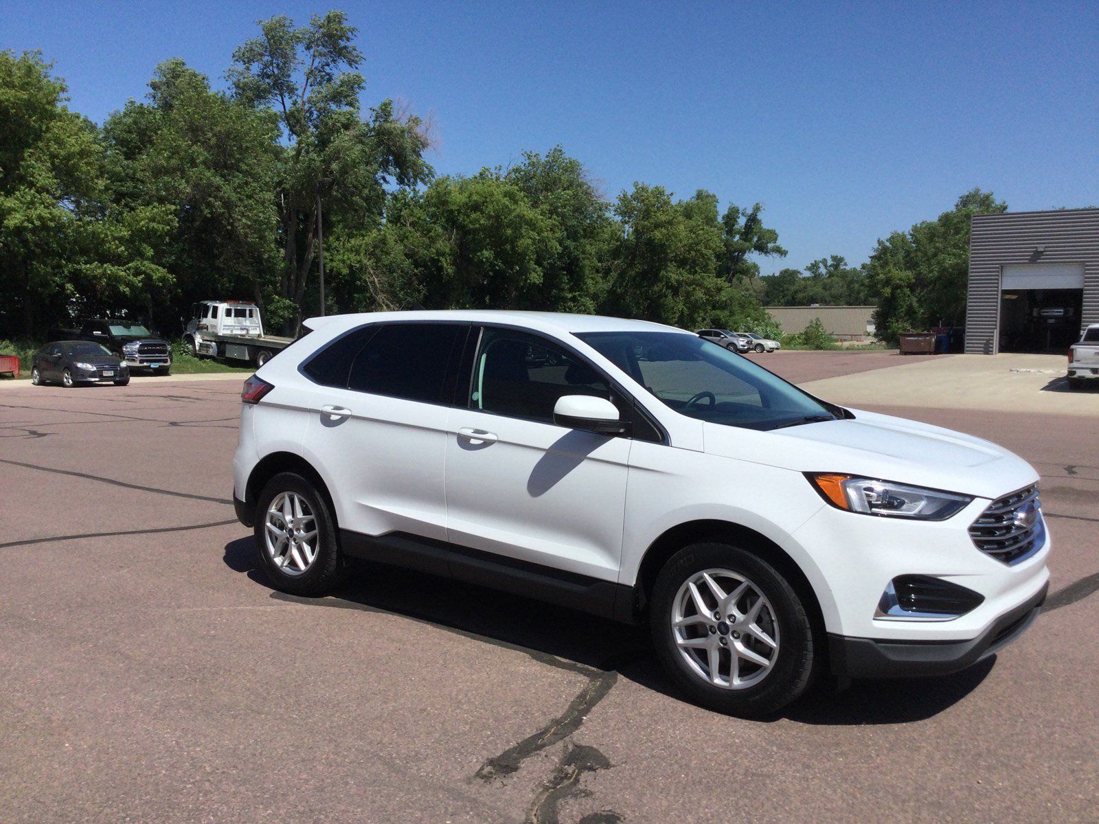 Used 2022 Ford Edge SEL AWD/4WD image 3