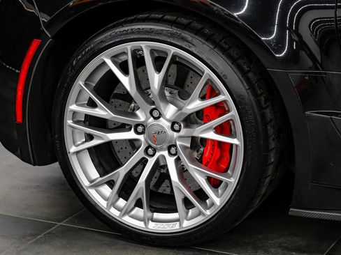 Used 2016 Chevrolet Corvette Z06 w/ 3LZ Preferred Equipment Group image 60