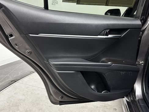 Used 2022 Toyota Camry SE image 24