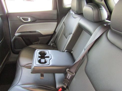 Used 2024 Jeep Compass Latitude AWD/4WD image 28