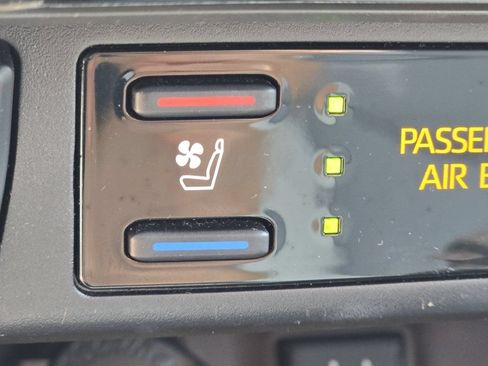 Used 2019 Toyota RAV4 Limited w/ Advanced Technology Package AWD/4WD image 8
