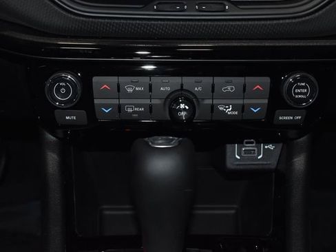 New 2026 Jeep Compass Limited image 17