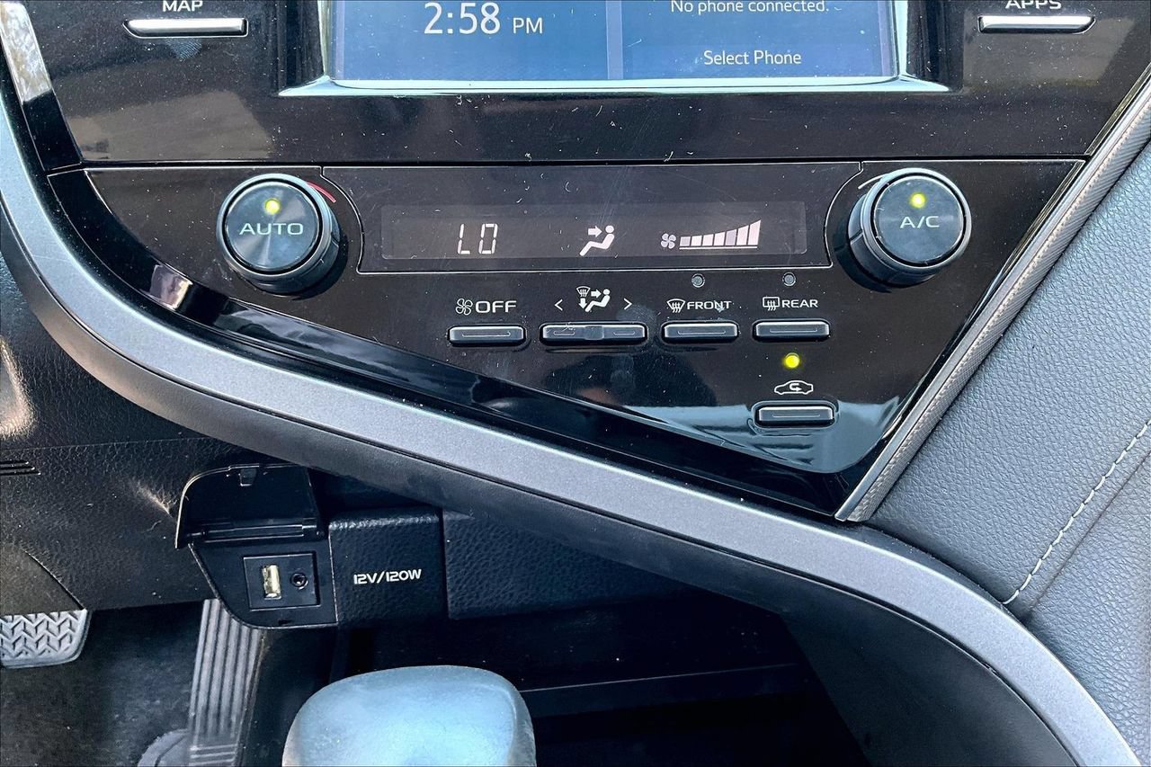 Used 2019 Toyota Camry SE FWD image 24