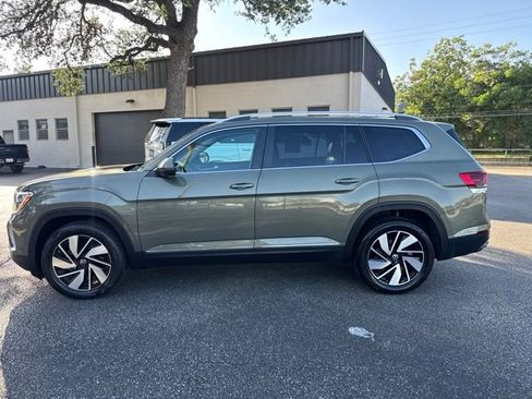 Used 2025 Volkswagen Atlas SEL AWD/4WD image 6