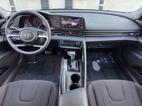 Used 2023 Hyundai Elantra SEL w/ Cargo Package FWD image 11