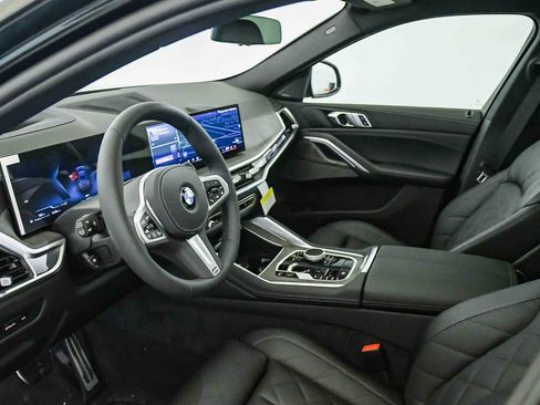 New 2026 BMW X6 xDrive40i w/ Climate Comfort Package image 18