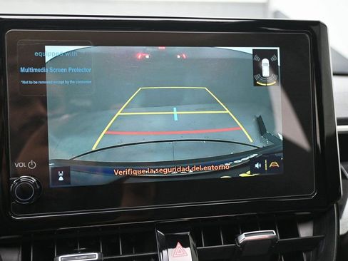 Used 2025 Toyota Corolla Cross XLE w/ Convenience Package image 11