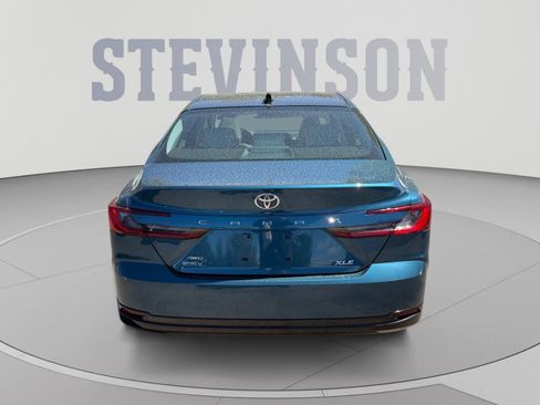 Used 2025 Toyota Camry XLE AWD/4WD image 4