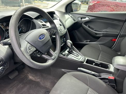 Used 2018 Ford Focus SE image 11