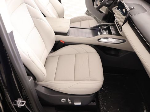New 2026 Lincoln Nautilus Premier AWD/4WD image 13