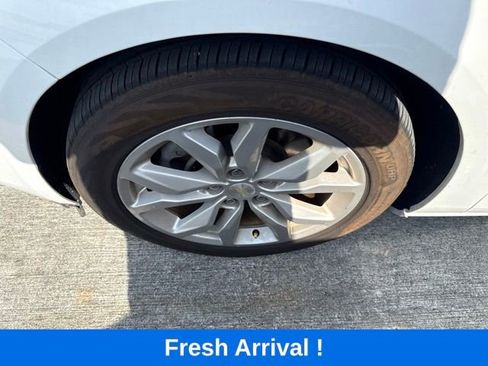 Used 2018 Chevrolet Impala LT w/ LT Entertainment Package FWD image 18