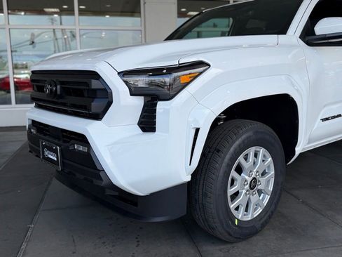 New 2026 Toyota Tacoma SR5 AWD/4WD image 3