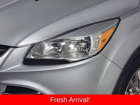 Used 2016 Ford Escape SE w/ SE Chrome Package FWD image 9