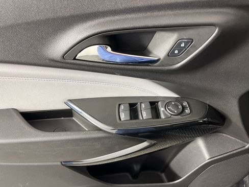 Certified 2025 Chevrolet Trax LT image 25