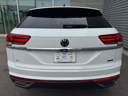 Used 2022 Volkswagen Atlas Cross Sport SE image 4