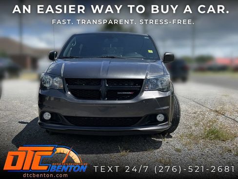 Used 2020 Dodge Grand Caravan SXT w/ Driver Convenience Group FWD image 2