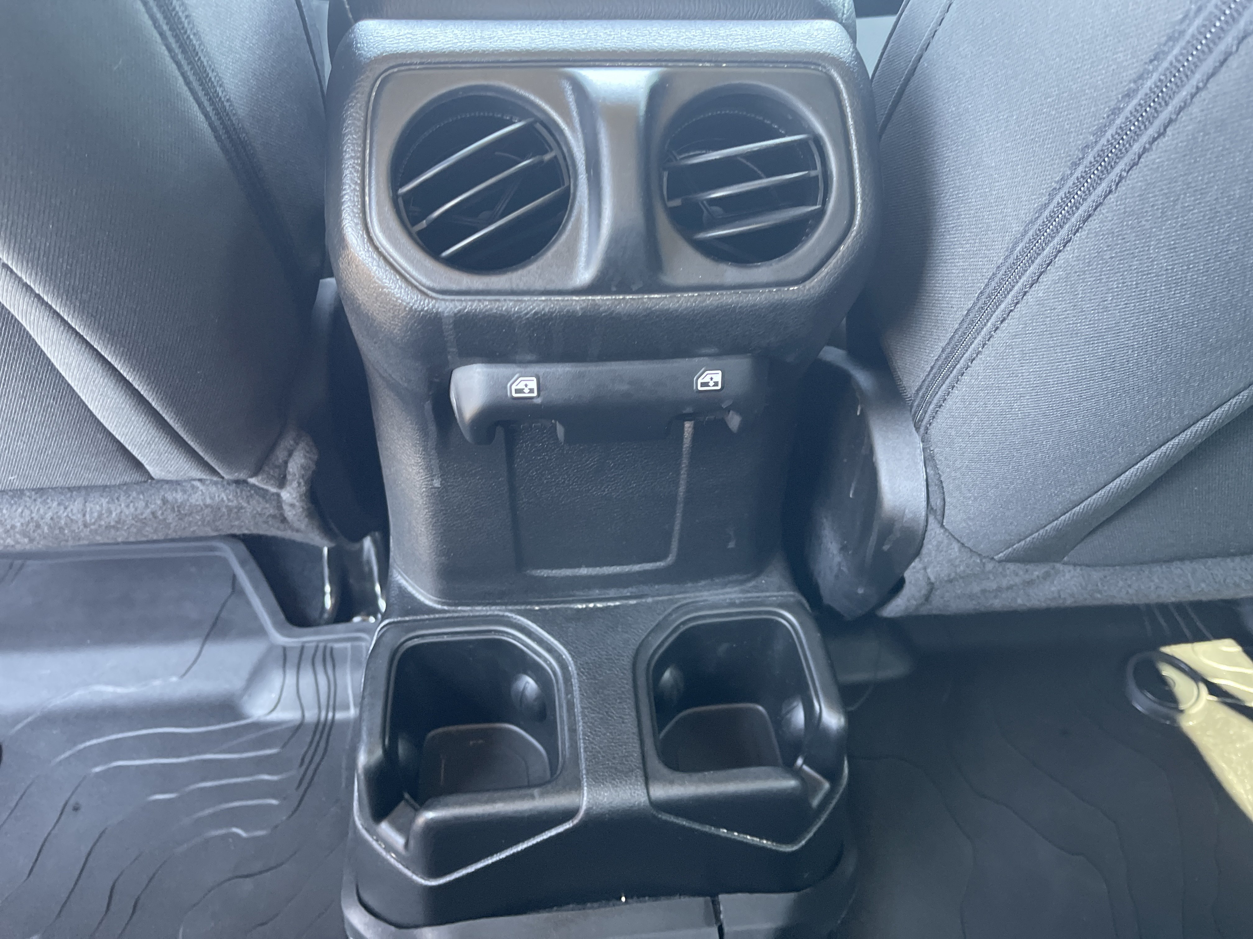 Used 2023 Jeep Gladiator Sport AWD/4WD image 37