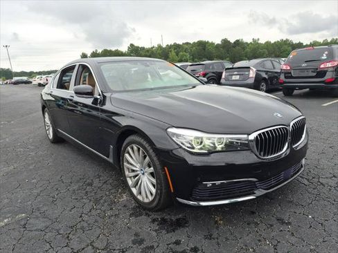 Used 2017 BMW 740i RWD image 4